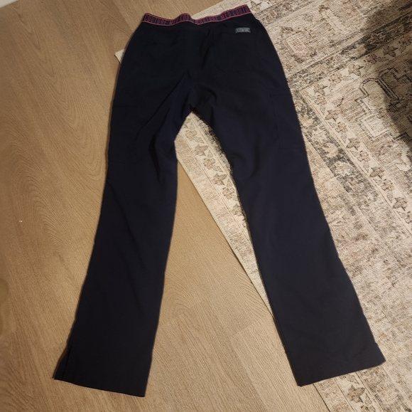 Med Couture Set Touch Top Small, bottoms XS - Picture 5 of 7